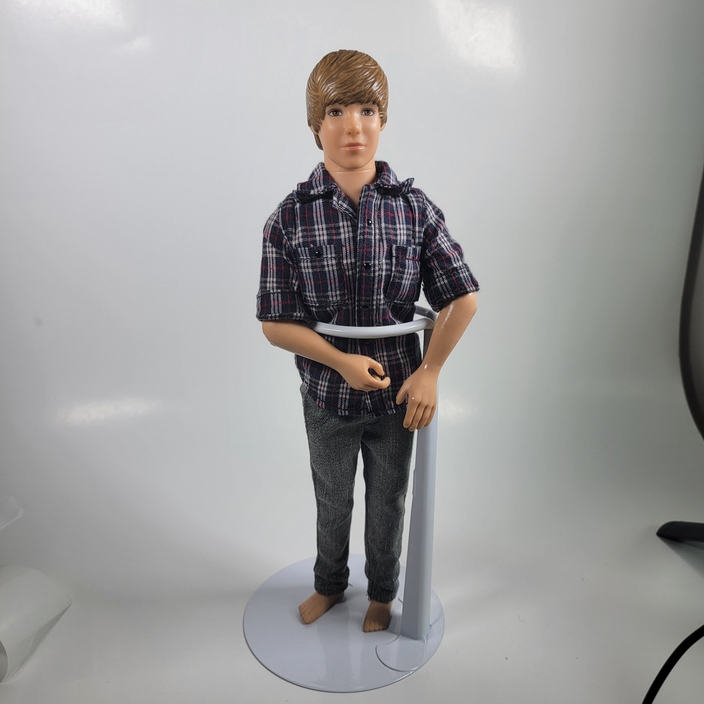 2010 Justin Bieber Street JB style collection doll missing shoes.